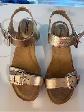 Memory foam wedge heels